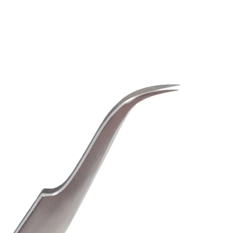 S kujuliste pintsettide fiiber ots aitab isegi kõige pisemaid ripsmepikendusi haarata nii, et nad pintsettide vahelt välja ei libiseks. Pintsetid on väga kerged ja mugavad käes hoida, mis omakorda aitab vältida lihasvalu ja pinget kätes.