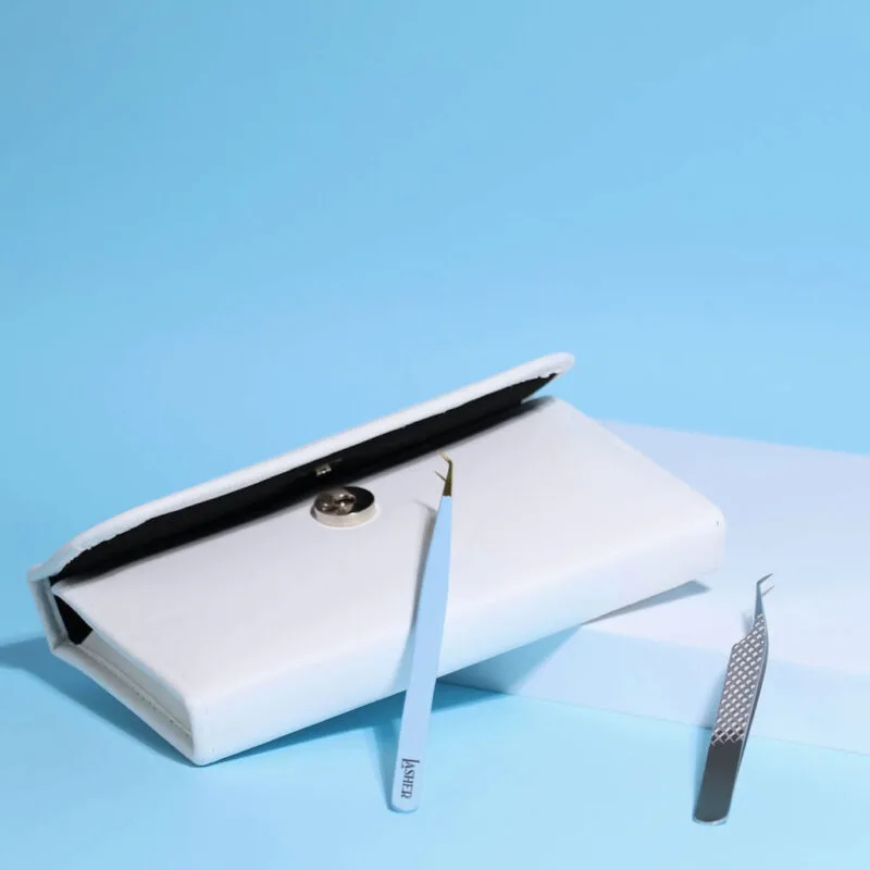 Kunstnahast kott ripsmepikendus pintsettide hoidmiseks.