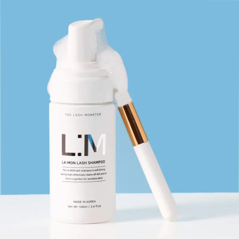 Alkoholivaba ripsmešampoon ja ripsmehari.